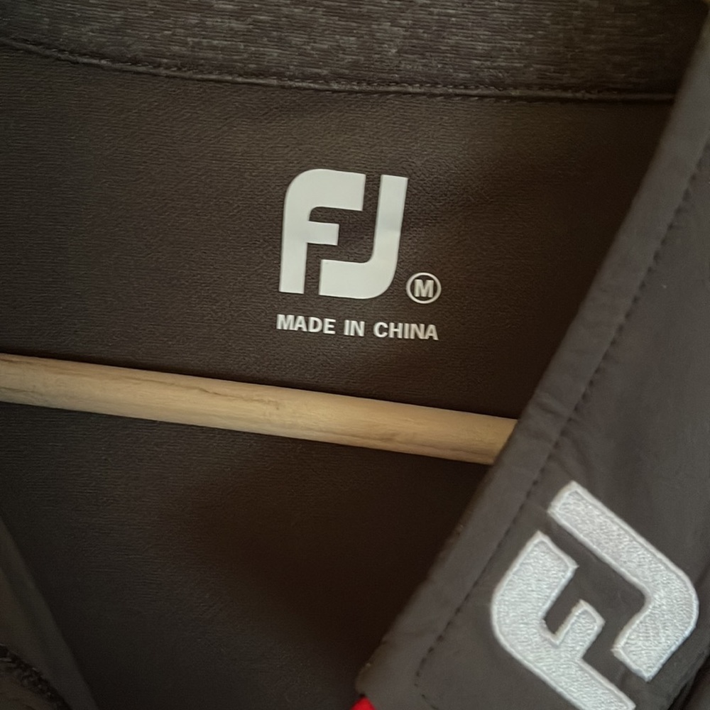FootJoy Gray Performance Jacket with Red Accents - Picture 3 of 4